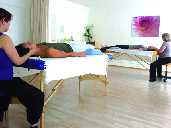 Reiki Schüler Kontaktbehandlung Reiki KUrse und Behandlungen Köln